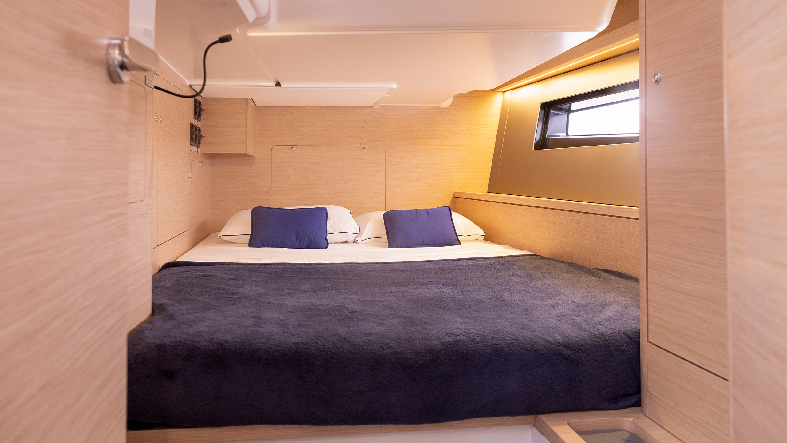 Dufour 44 cabin
