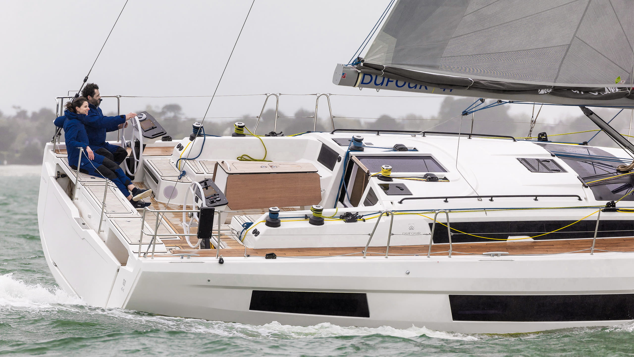 Dufour 44 helm