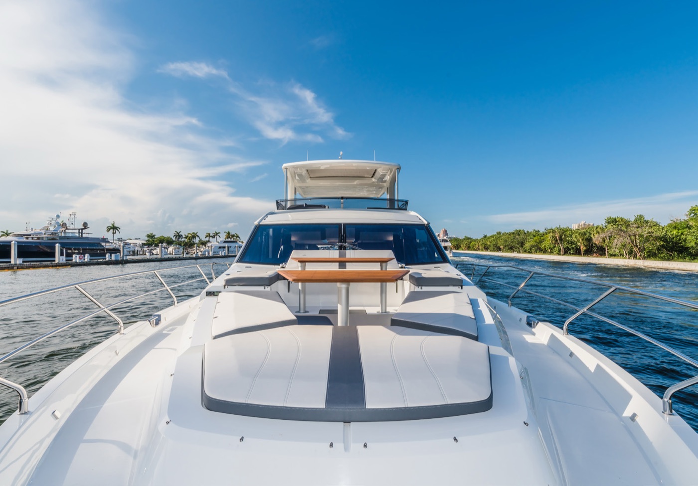 680 FLY foredeck sunpads
