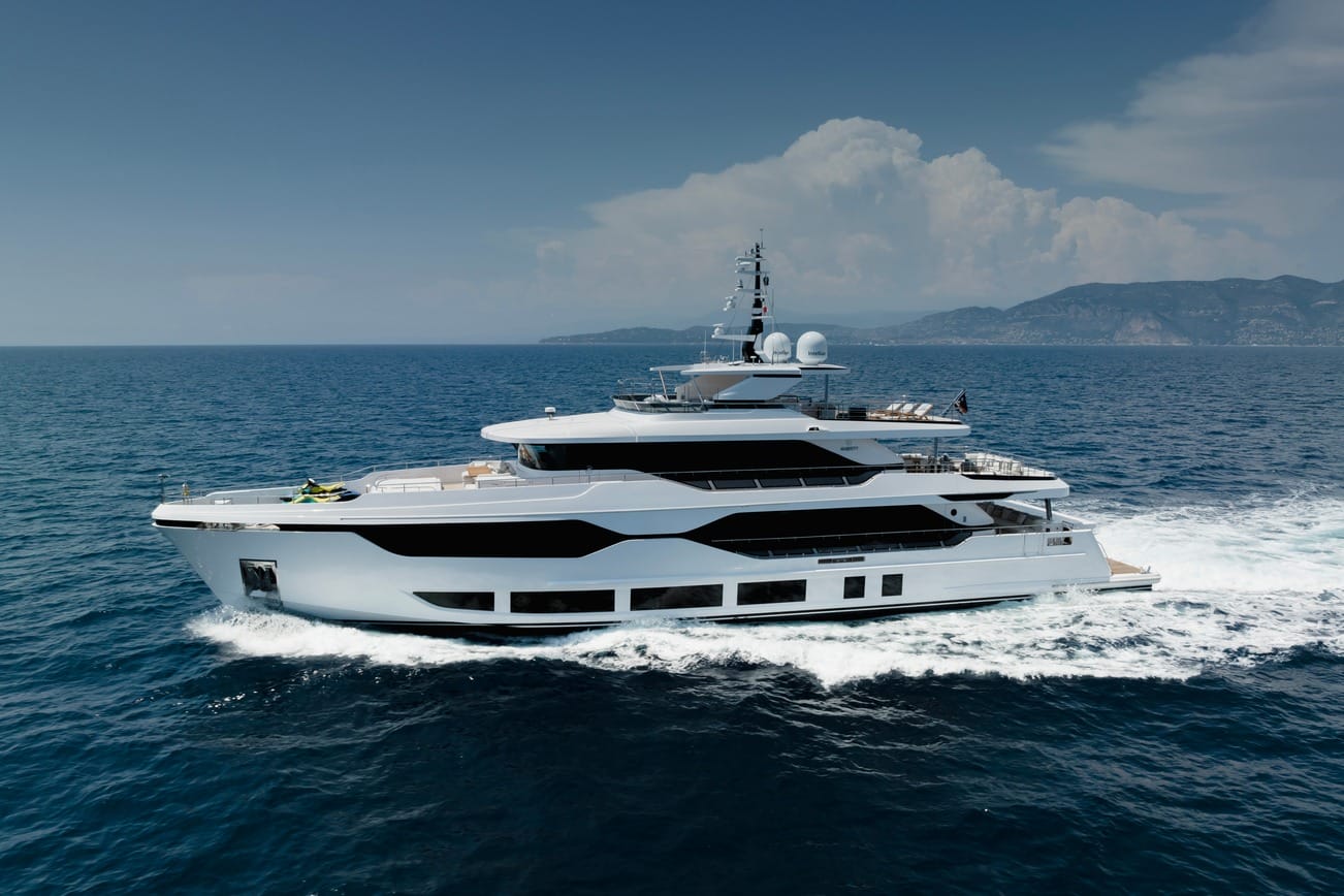 Majesty 120 in profile