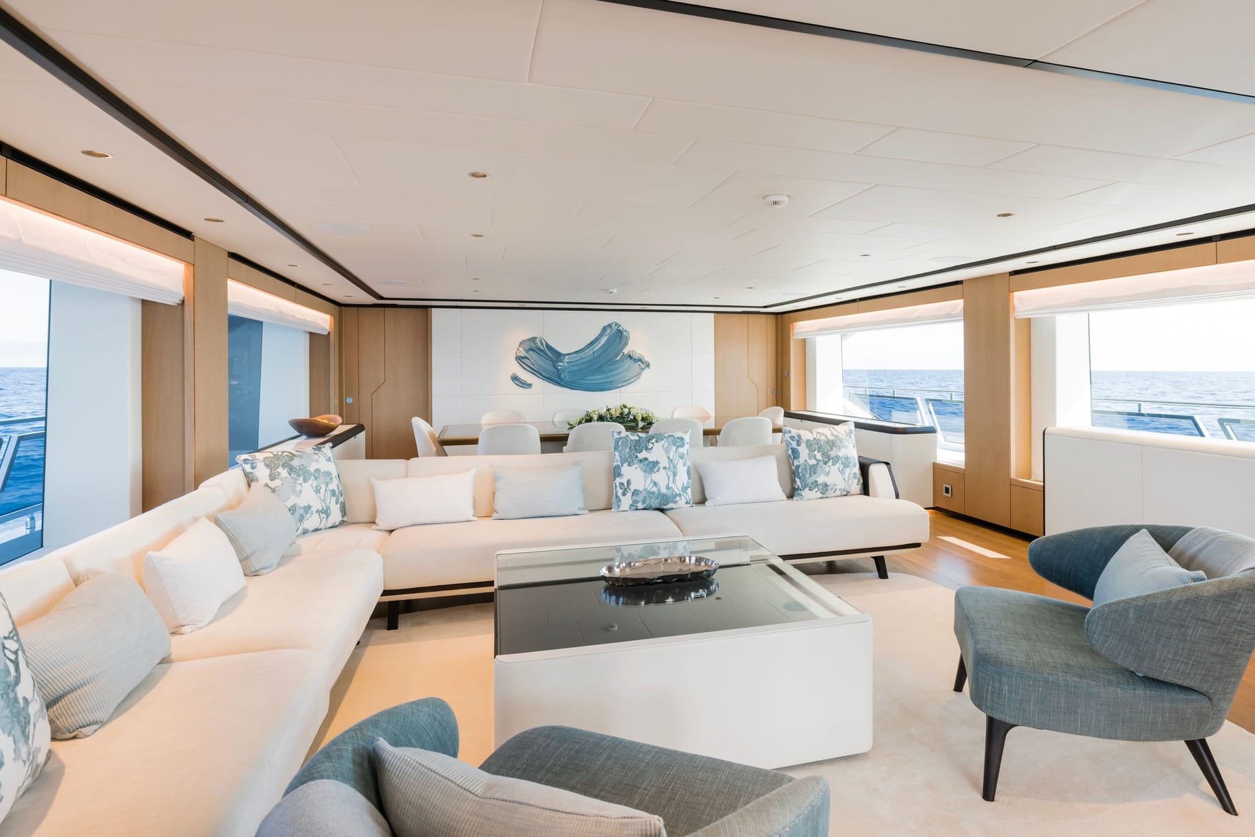 Majesty 120 main saloon