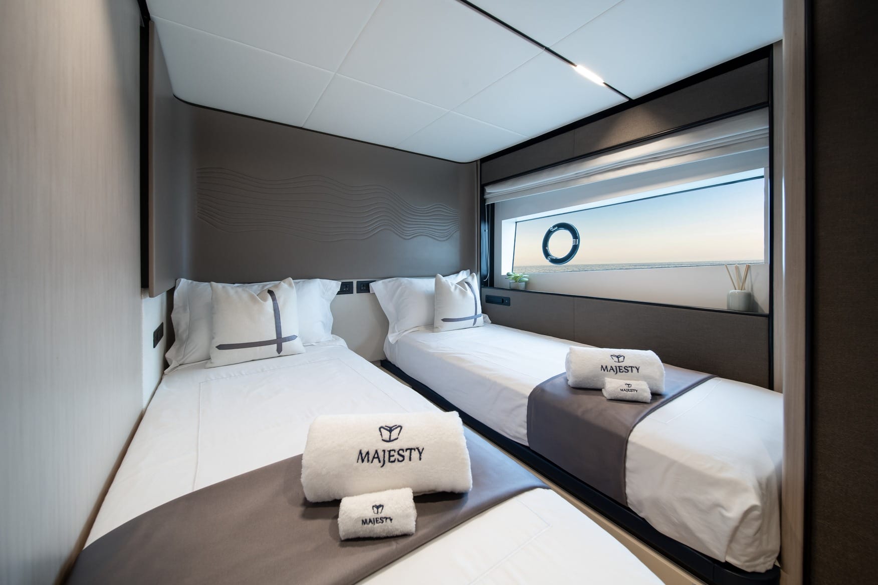 Majesty 72 双床客舱