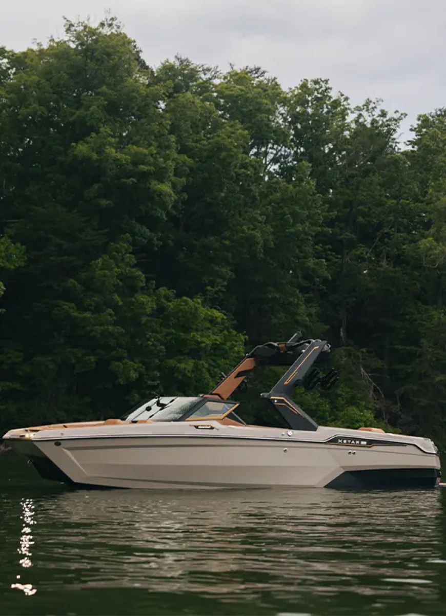 MasterCraft XStar 23 侧影