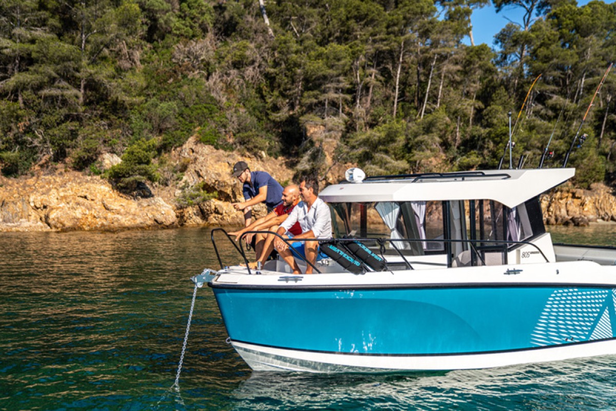 805 Pilothouse 船头钓鱼区