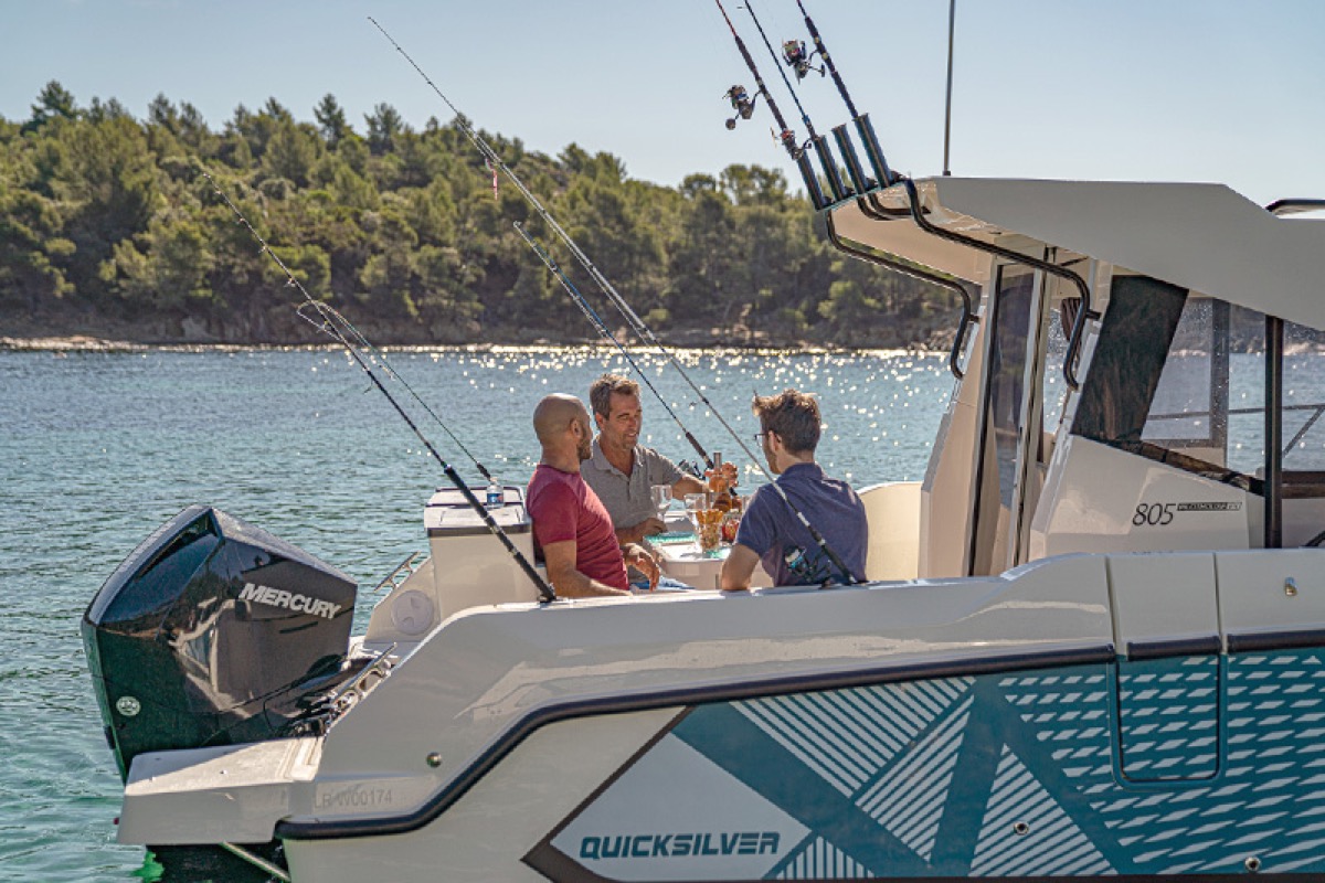 805 Pilothouse 船尾社交区